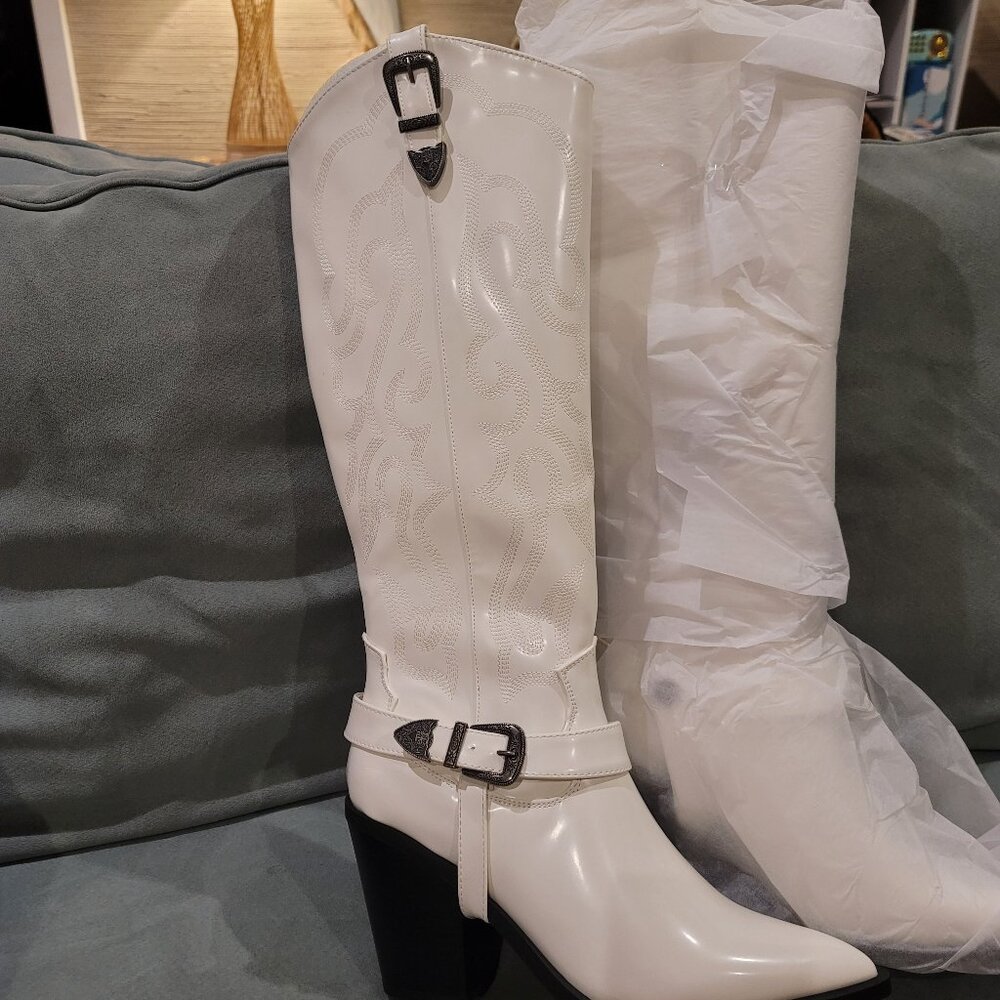 White Cowgirl Boots Buckle Accent